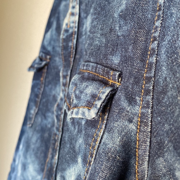 “Denim & Rivets” Long Sleeve Button Down Shirt - Picture 2 of 2